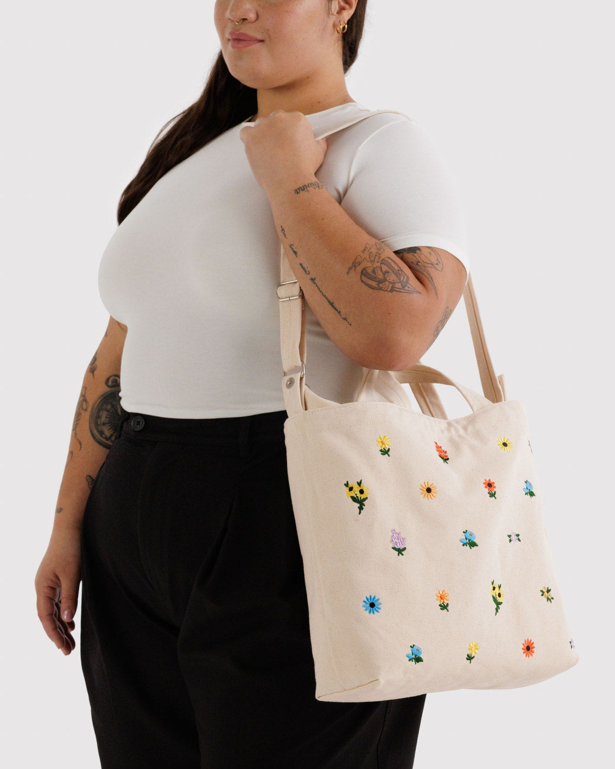 Horizontal Zip Duck Bag Embroidered Ditsy Floral | Baggu Smart Buy