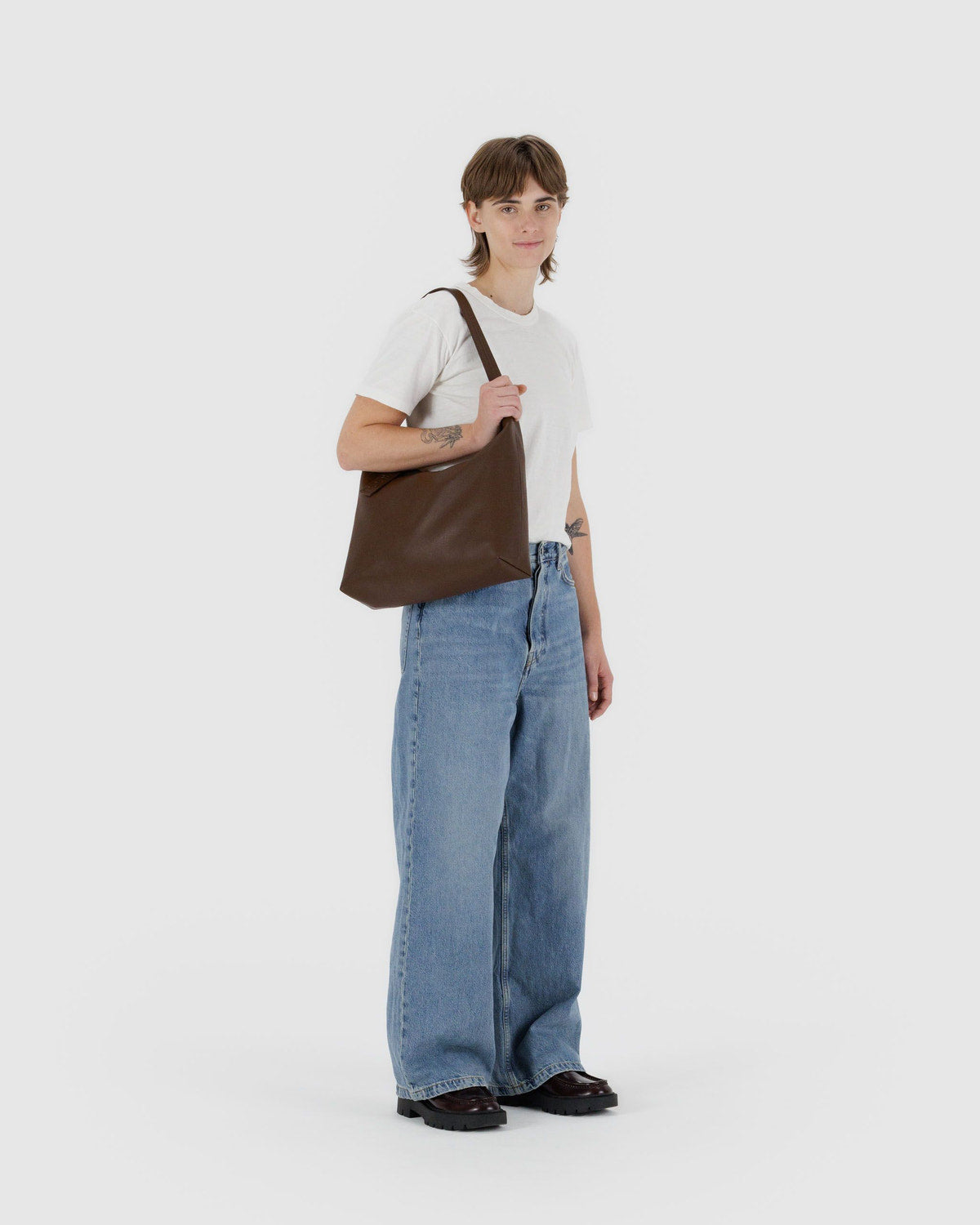 Recycled Leather Shoulder Bag Brown | Baggu Essential