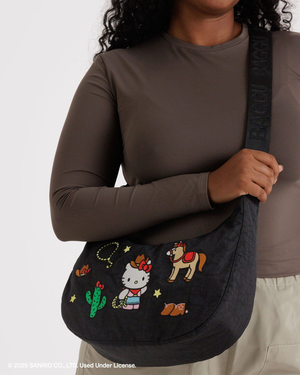 Medium Nylon Crescent Bag Embroidered Hello Kitty Western | Baggu Hot Sale