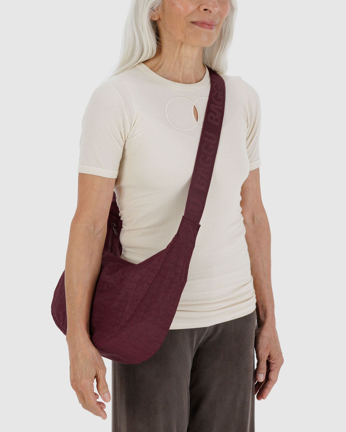 Medium Nylon Crescent Bag Mahogany | Baggu Signature