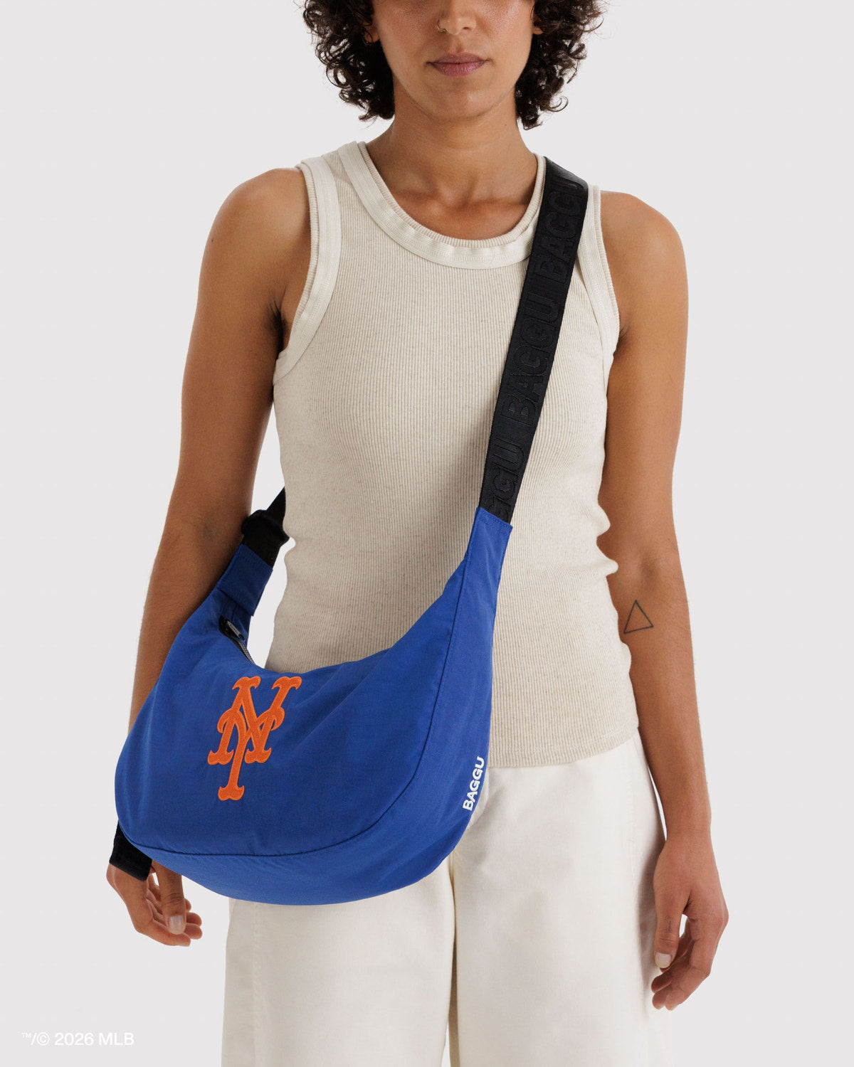 Medium Nylon Crescent Bag New York Mets™ | Baggu Value
